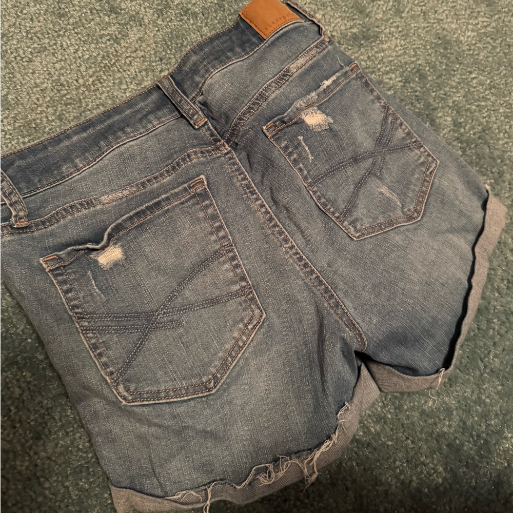 Shorts - Picture 2 of 3